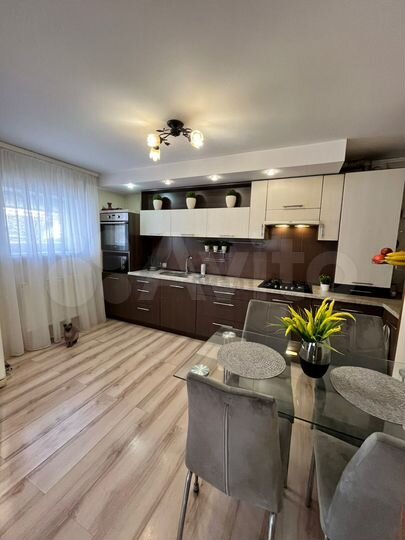 2-к. квартира, 55 м², 1/3 эт.