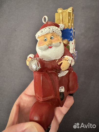 Елочная игрушка санта клаус на мопеде