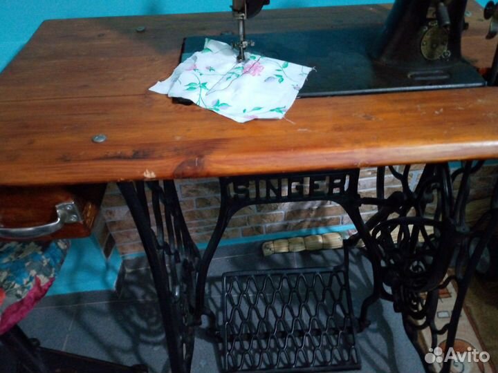 Швейная машинка зингер ножная