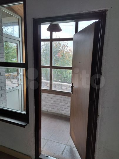 С отдельным входом выставочное шоурум магазин ател