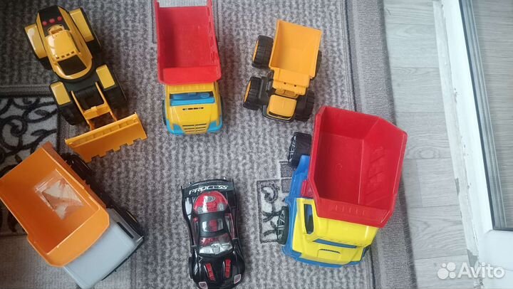 Игрушечные машины