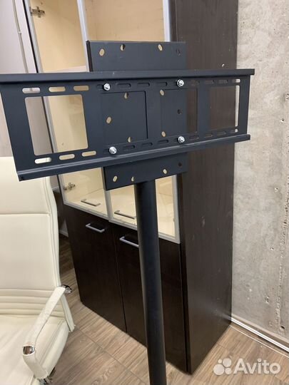 Стойка для телевизора напольная