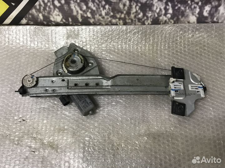 Стеклоподъемник задний левый Duster Terrano