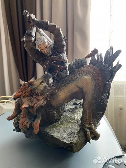 Ведьмак геральт фигурка из коллекционного издания