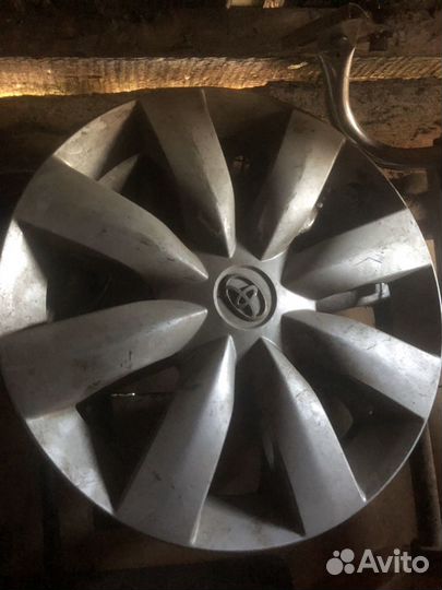 Оригинальные колпаки на Тойота