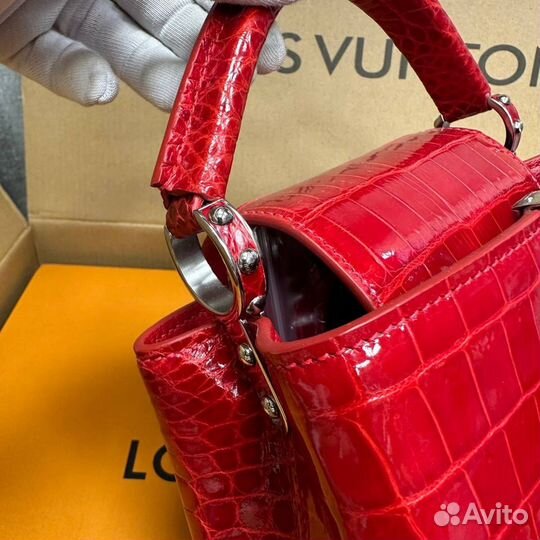 Сумка Louis Vuitton Capucines Mini