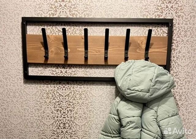 Вешалка для одежды в прихожую