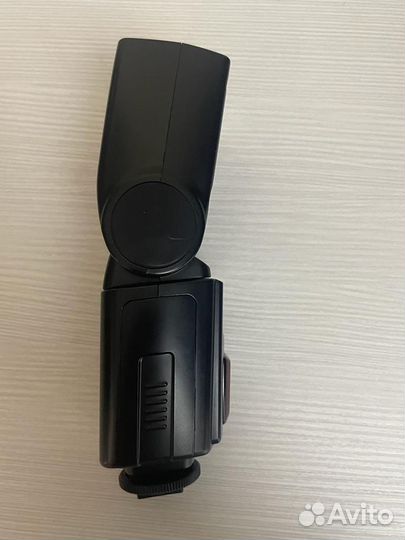 Объектив, вспышка