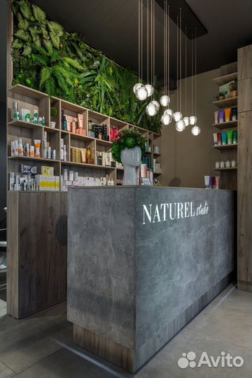 Стойка ресепшн для администратора салона красоты