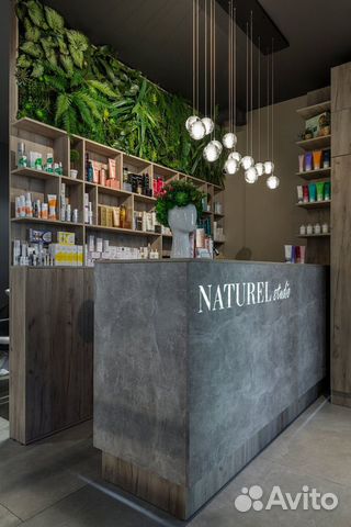 Стойка ресепшн для администратора салона красоты