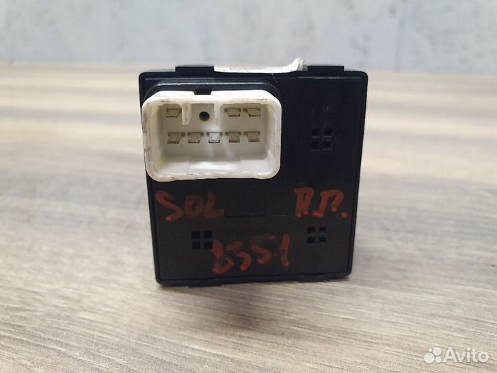 Кнопка стеклоподъемника передняя правая Hyundai Solaris II (2017—2020)
