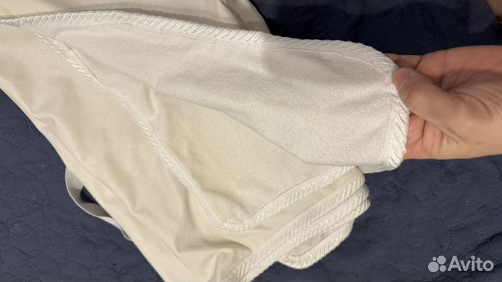 Наматрасник на резинках 90*200 см