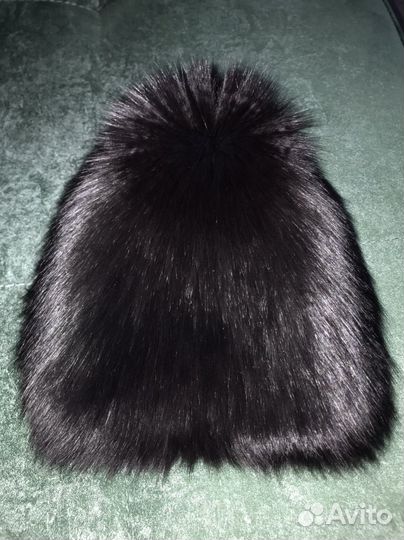 Зимние женские шапки (меховая и вязанная)