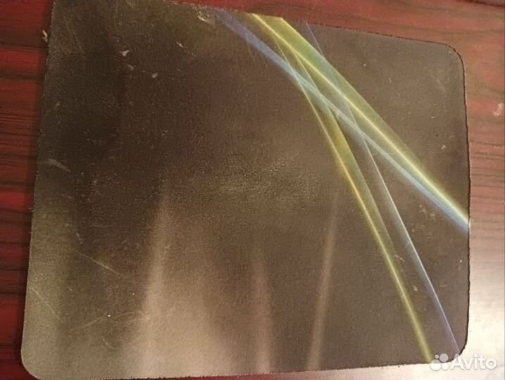 Компьютерная мышь и коврик для мышки