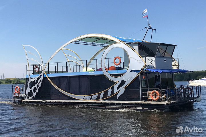 Аренда прогулочной яхты типа HouseBoat