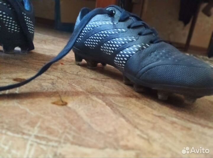 Детские футбольные бутсы