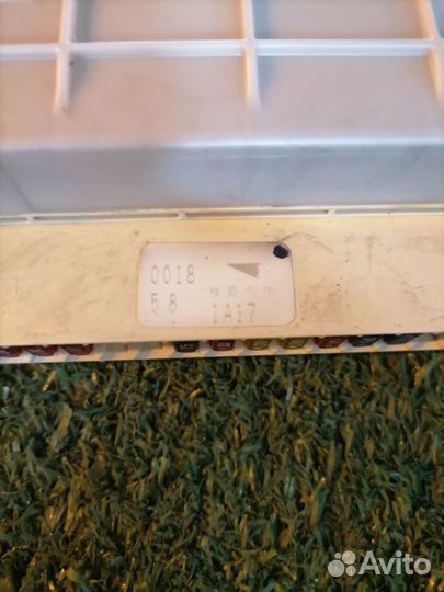 Блок предохранителей 82730-30090 Toyota Crown JZS1