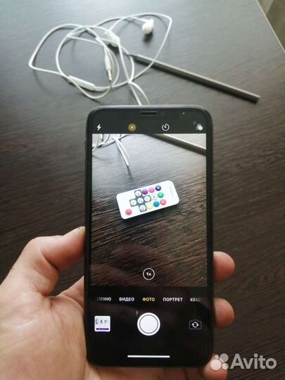 Телефон iPhone 10