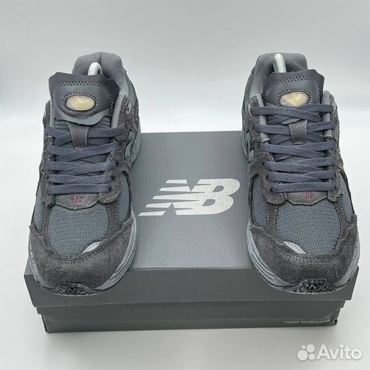 Кроссовки NEW balance 2002R