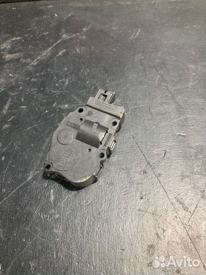 Сервопривод заслонок отопителя Bmw 3 E90