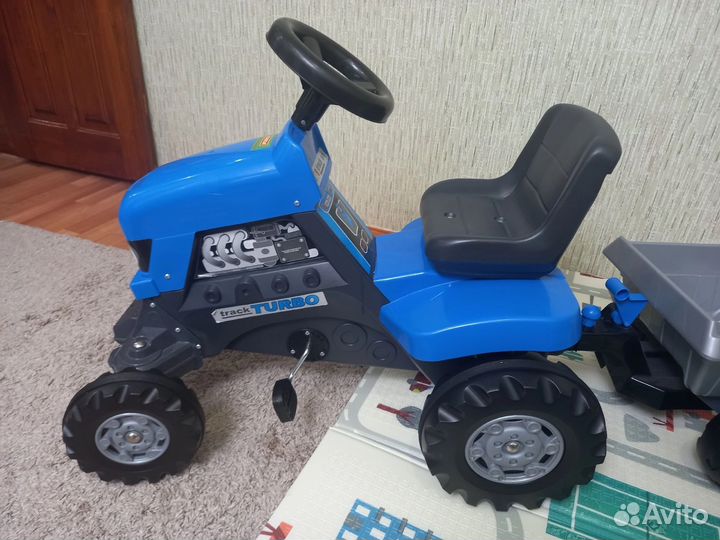 Трактор с педалями, детский