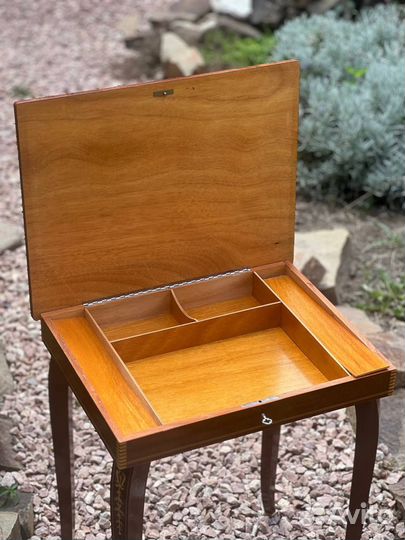 Антикварный стол