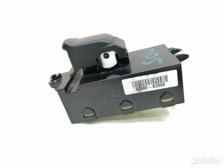 Кнопка стеклоподъёмника передняя правая Kia Soul 2