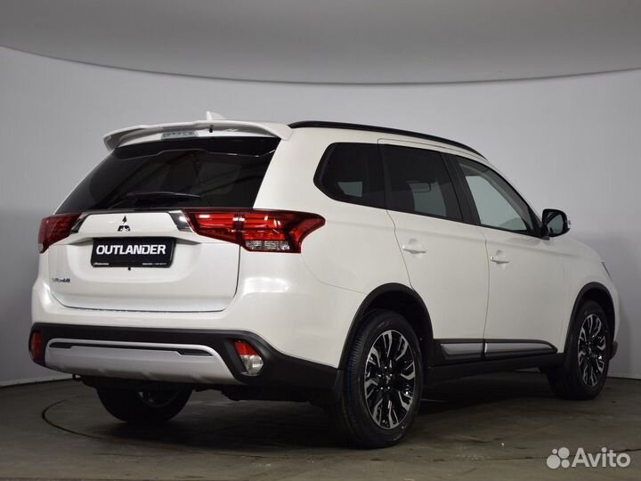 Mitsubishi Outlander 2.0 CVT, 2022