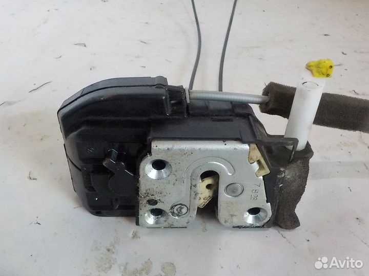 Замок двери передний левый nissan tiida