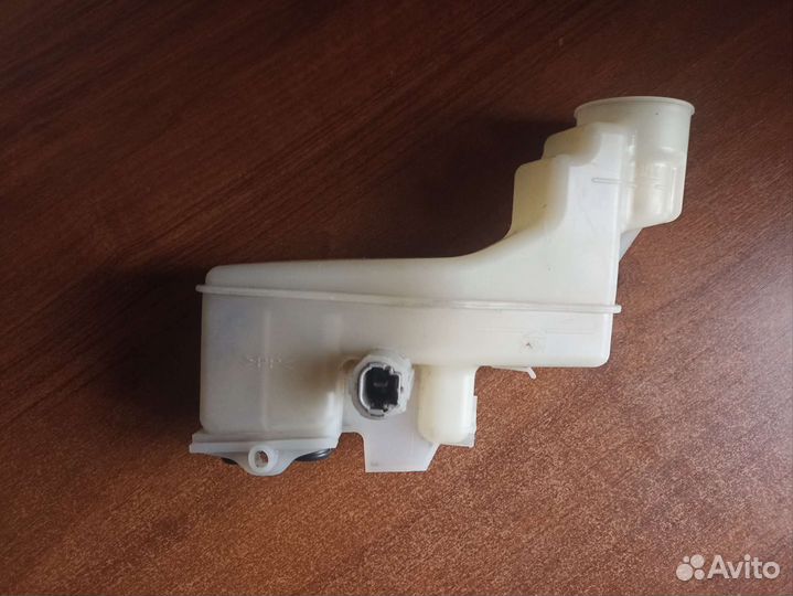 Бачок тормозной жидкости Toyota Camry 40
