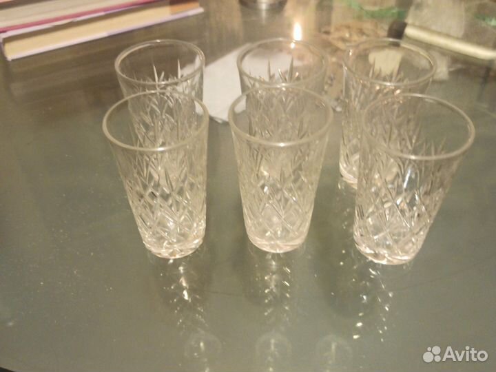 Хрустальные рюмки и вазы