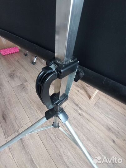 Экран для проектора на штативе