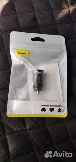 Автомобильное зарядное устройство