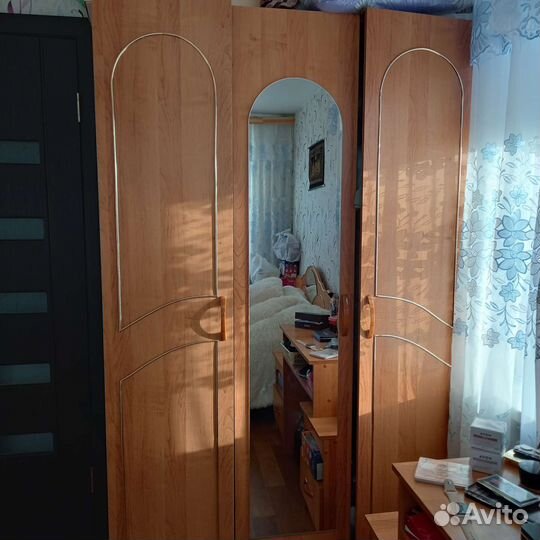 Спальный гарнитур бу ольха.цена 20000