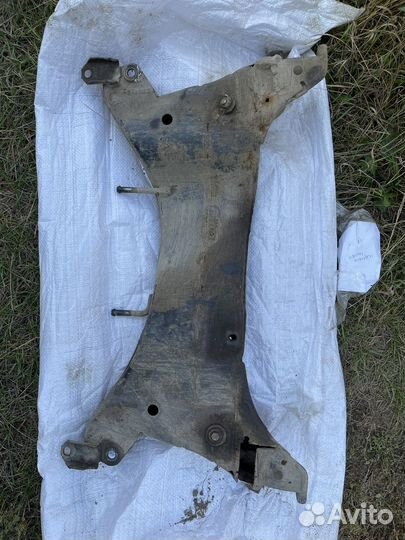 Бу подрамник на lancer 9