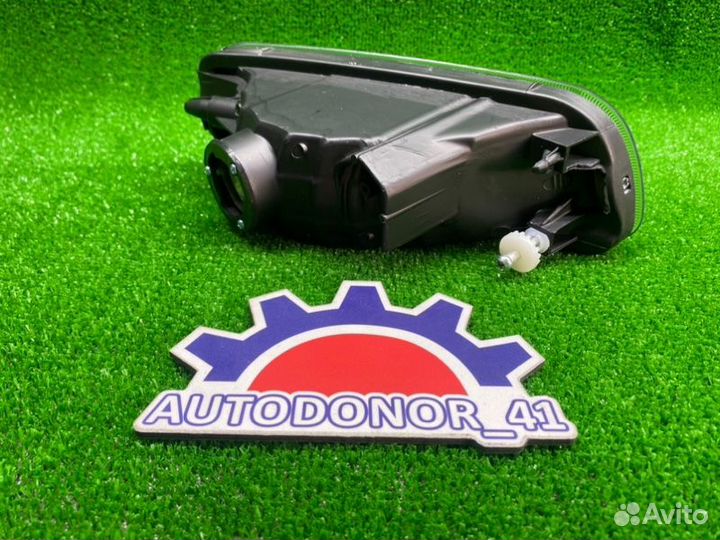 Фара противотуманная передняя левая Toyota Town