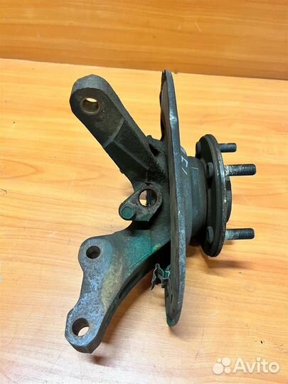 Кулак поворотный передний Mitsubishi Outlander 1