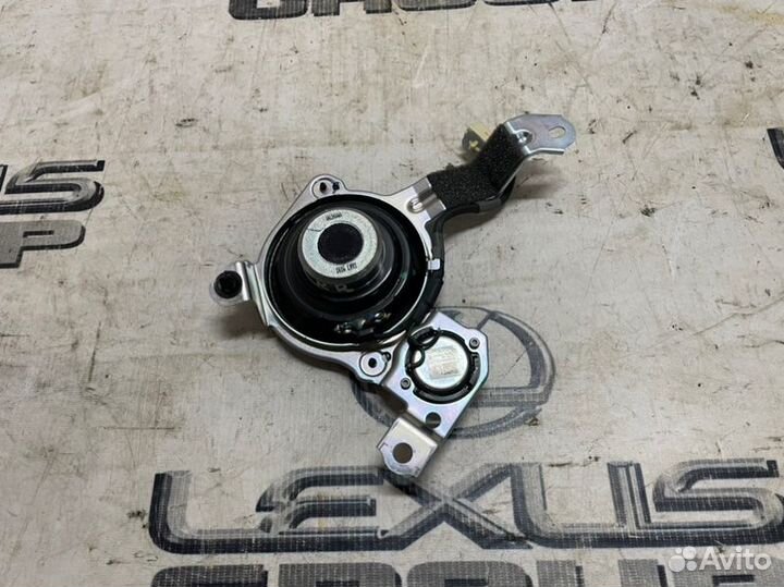 Динамик зад. Lexus LS460