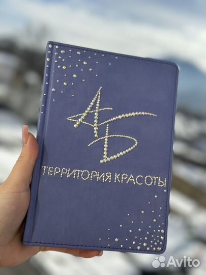 Инкрустация стразами