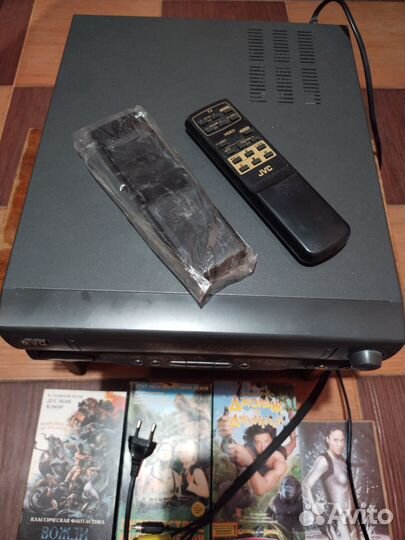 Видеомагнитофон jvc