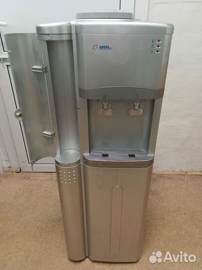 Кулер для воды с холодильником