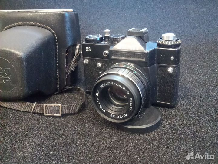Фотоаппарат СССР Зенит 11 + Гелиос 44м-5