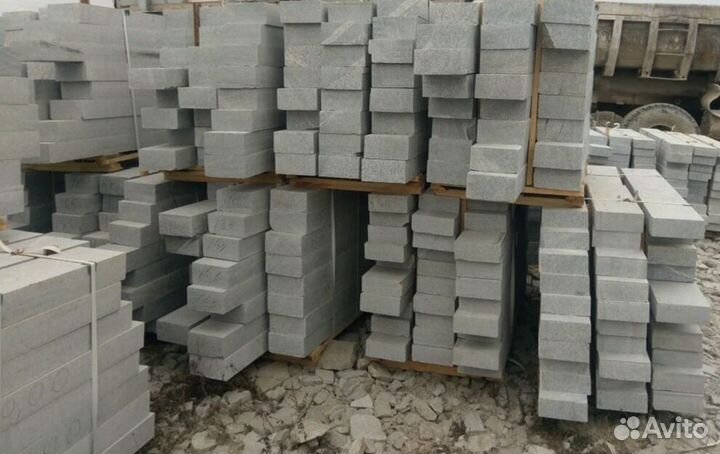 Бордюр гранитный/ поребрик