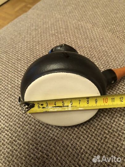 Турка для кофе и две кофейные чашечки