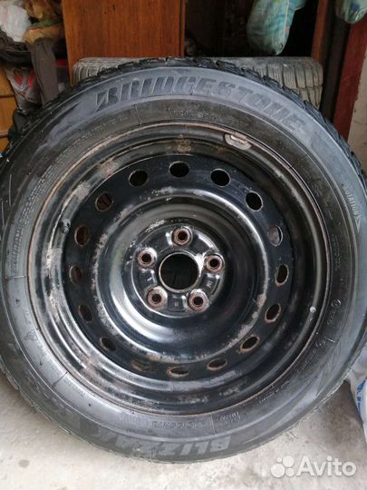 Bridgestone Blizzak LM-32 205/55 R16