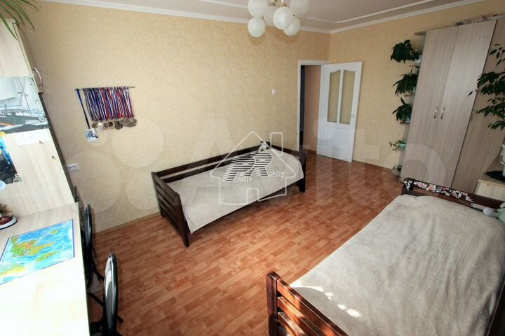2-к. квартира, 70 м², 4/10 эт.