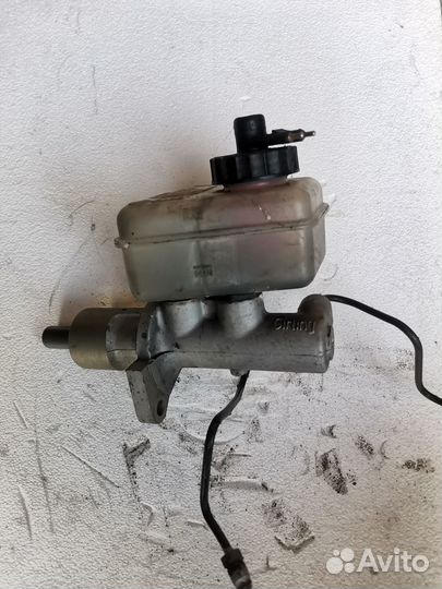 Главный тормозной цилиндр bmw e34