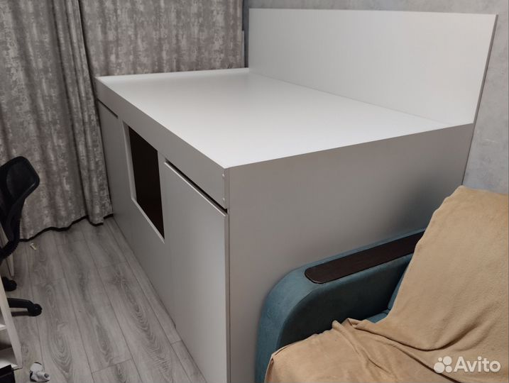 Кровать детская с матрасом и домиком снизу