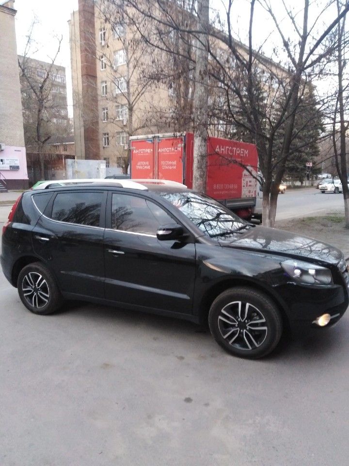 Geely Emgrand X7: фото владельца