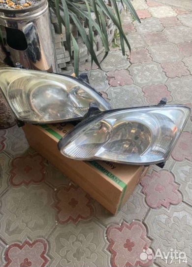Фары Toyota Corolla